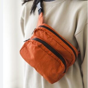 BAGGU Fannypack in Nasturtium